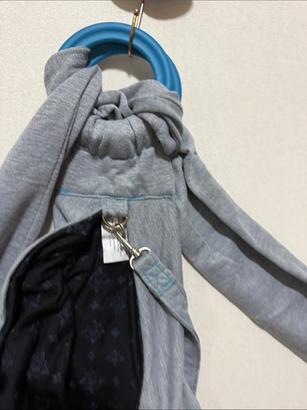 Gray Hands-Free Pet Sling Carrier - Cozy Travel Sling